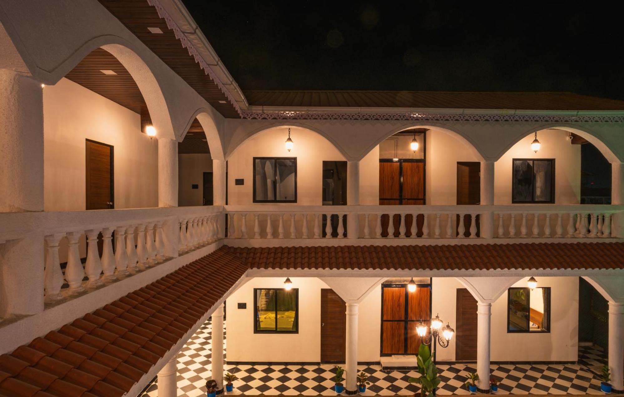 Sapphire Mansion Hotel Alībāg Exterior foto