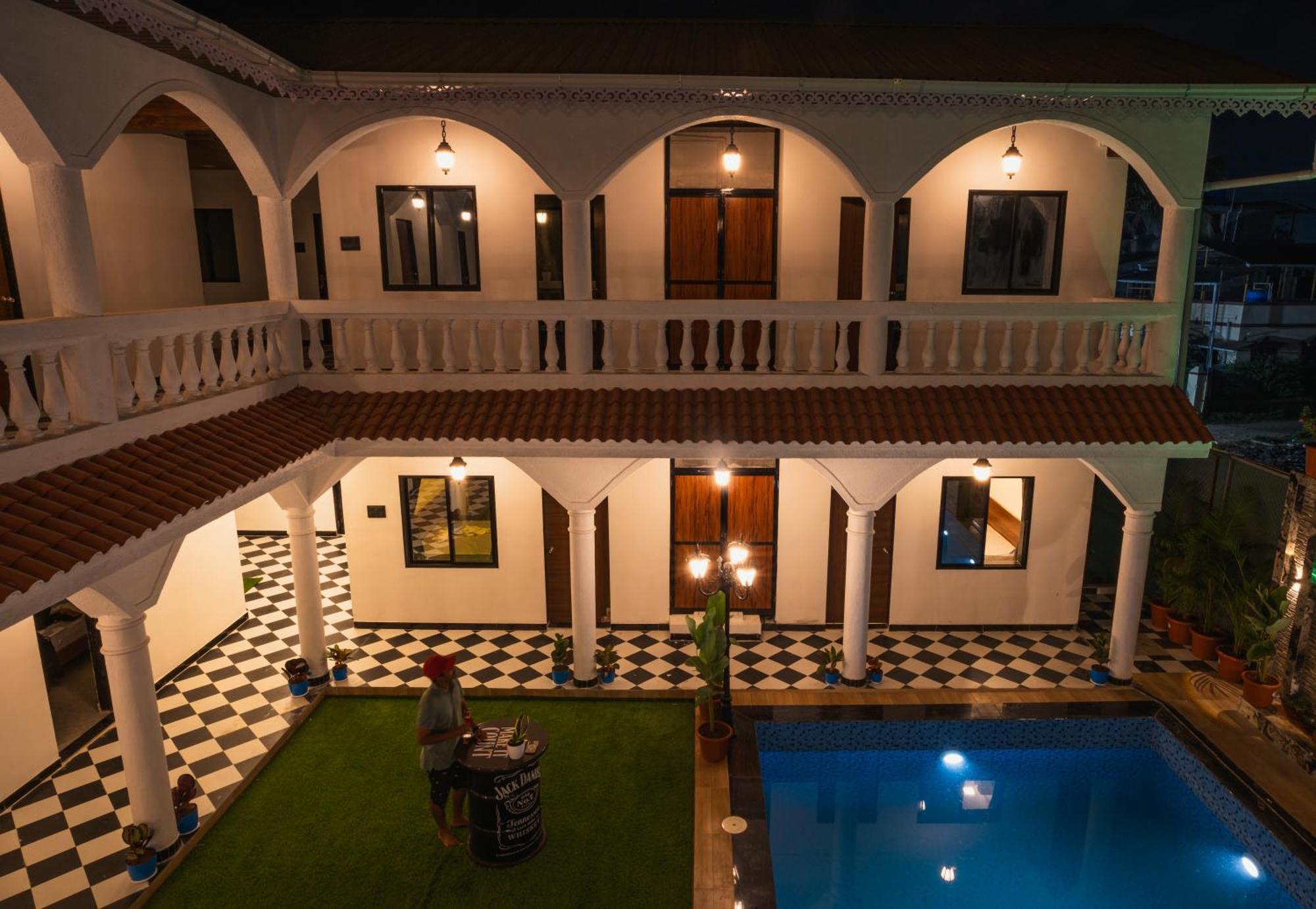Sapphire Mansion Hotel Alībāg Exterior foto