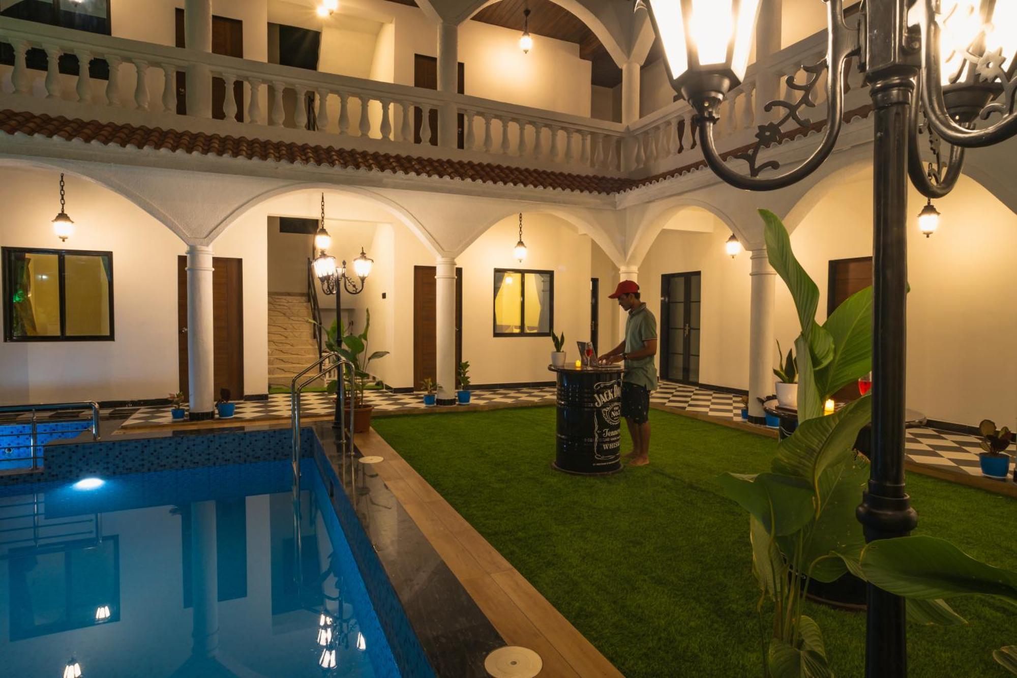 Sapphire Mansion Hotel Alībāg Exterior foto