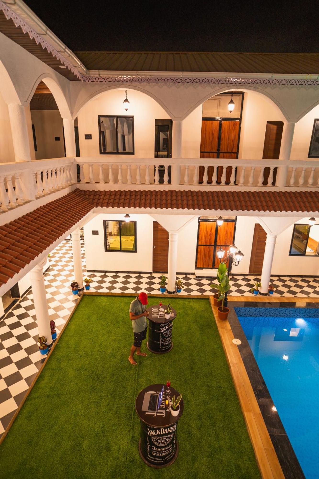 Sapphire Mansion Hotel Alībāg Exterior foto